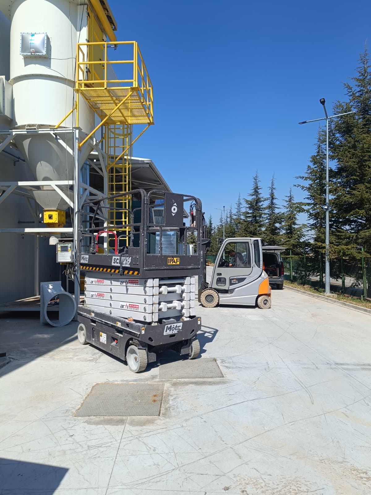 Tarım ve silo sahasında platform çalışması